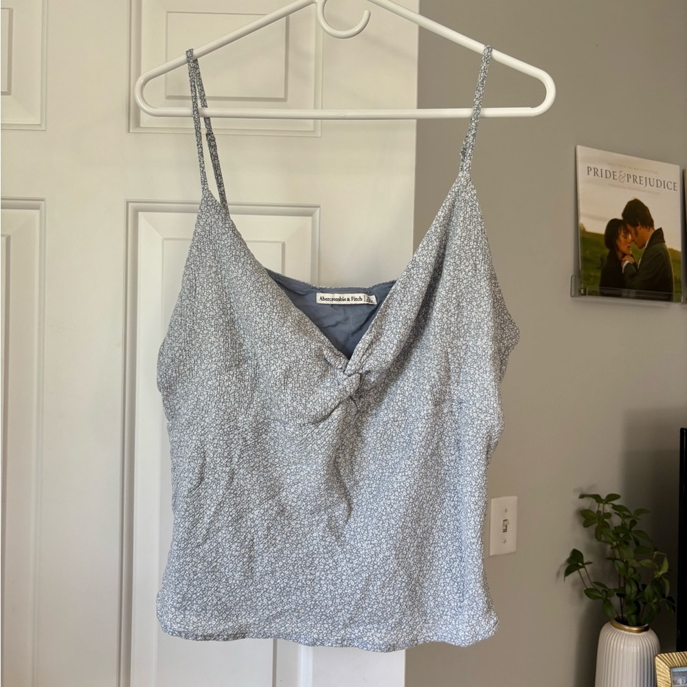 Abercrombie & Fitch Tie Front Crop tank